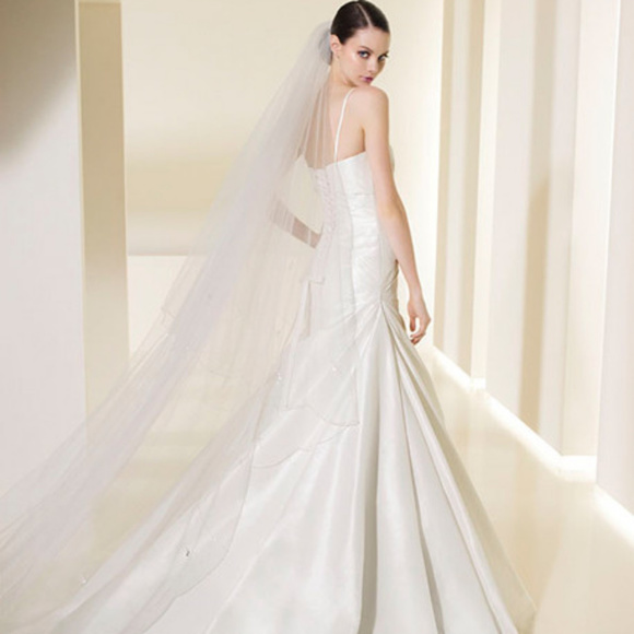 Atelier Diagonal by Pronovias Wedding Dress 5018 - Picture 2 of 8